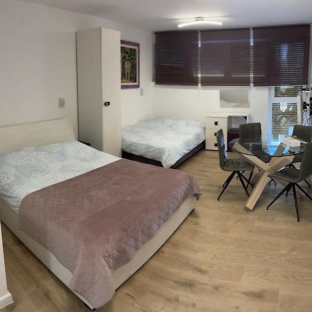 Luxury Town Center Apartments ザダル エクステリア 写真