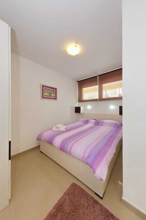 Luxury Town Center Apartments ザダル 部屋 写真
